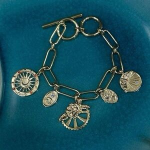 Wanderlust + Co Out Of This World Charm Toggle
Bracelet 7" Gold-tone Signed